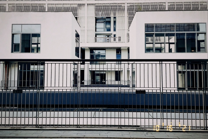 围栏外楼