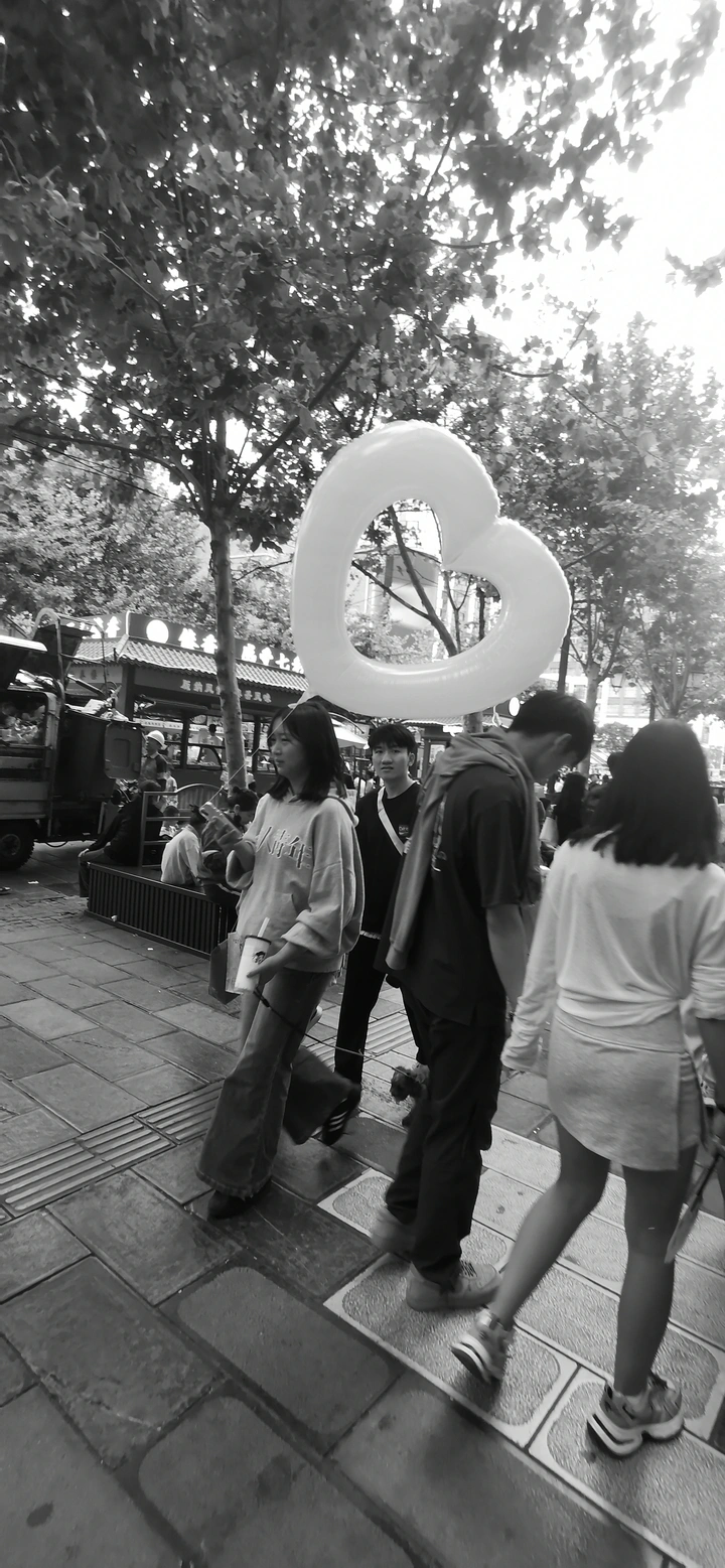 心形气球