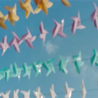星星挂在天空中