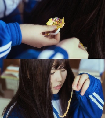 一位年轻女孩吃一些食物的照片 以及另一张某人吃食物的照片