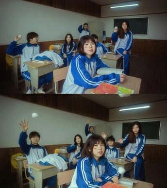 一系列图片 一个女孩在教室里举手 一个穿制服的女孩坐在教室中间的桌子旁。