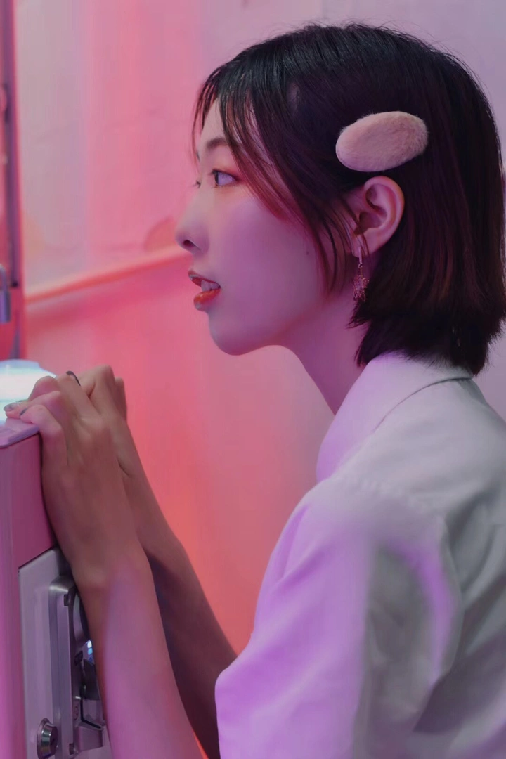 制服把少女的温柔都藏在了褶子里