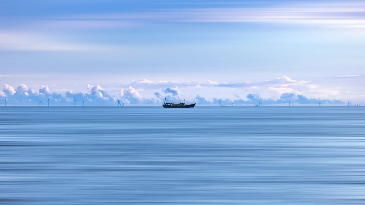 海上行舟