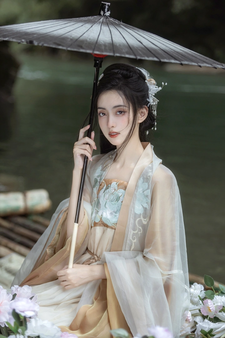 一半潋滟，一半清欢
