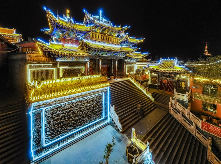 西宁南山寺