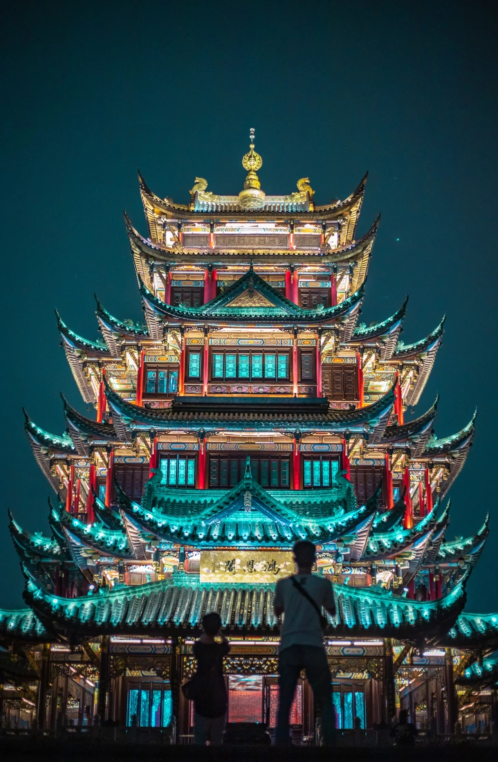夜游鸿恩阁