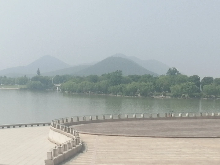 初夏云龙湖