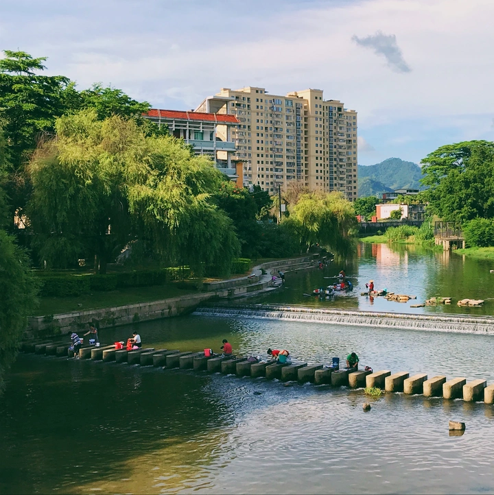 相遇在人海 聚散在重逢之外