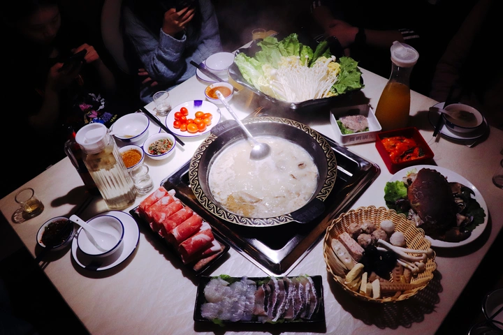 膏鸭锅