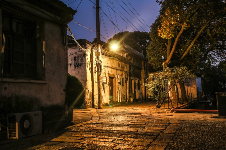 夜南河头