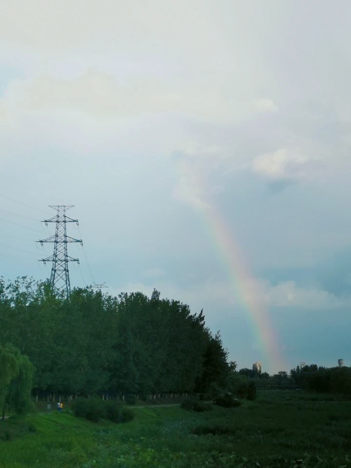 雨后彩虹?