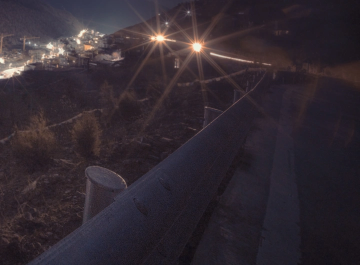 【夜行山路】