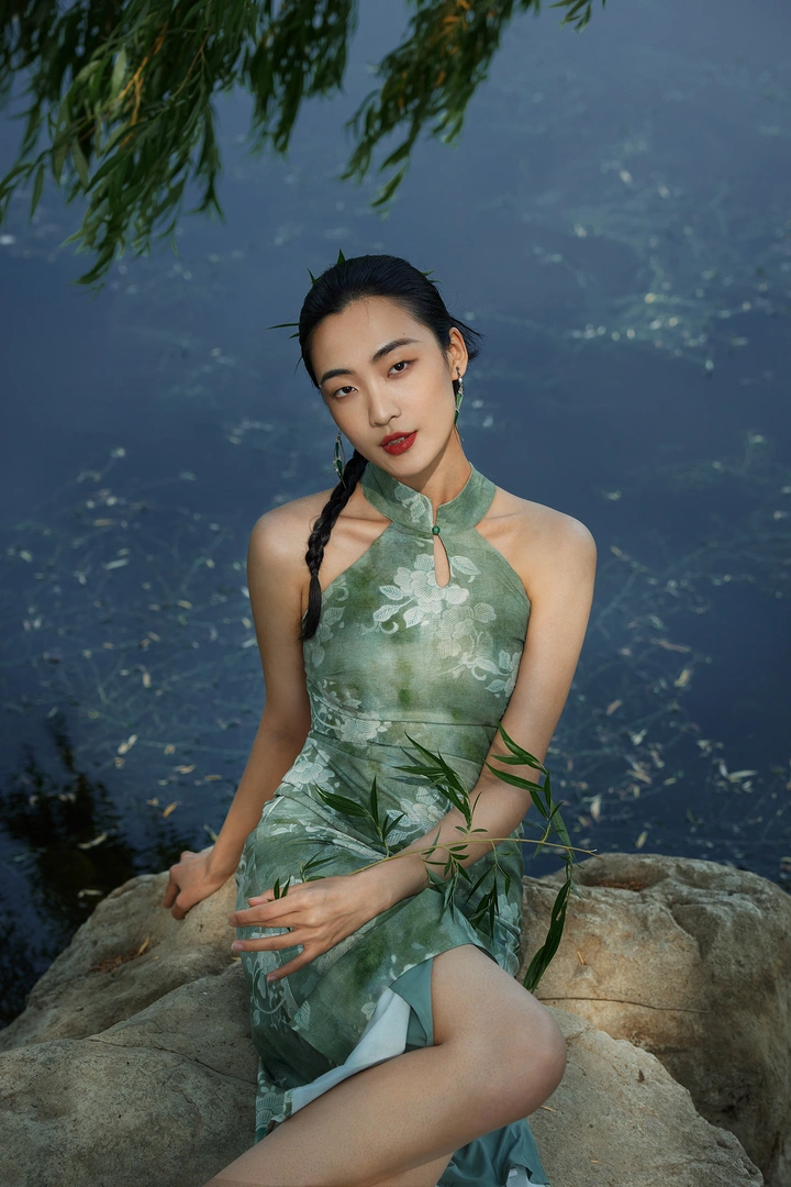 翠柳与松枝