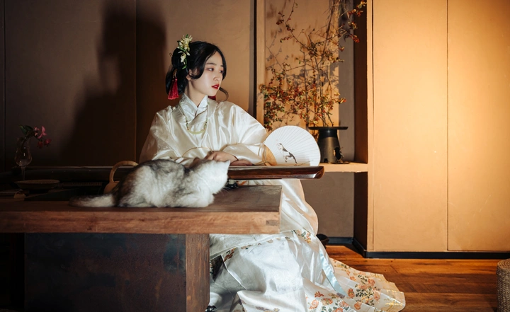 如饮 如她