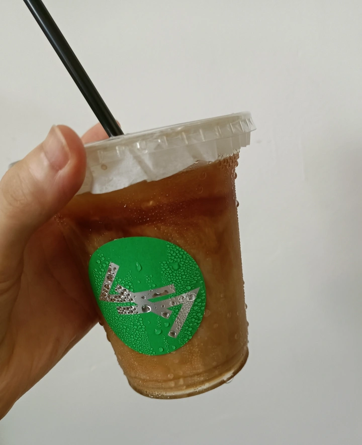 夏天的格调——冰美式+奶