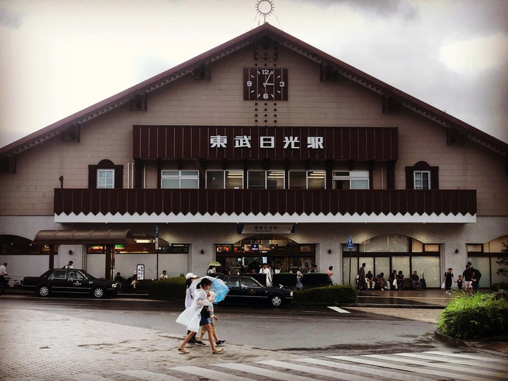 雨后车站