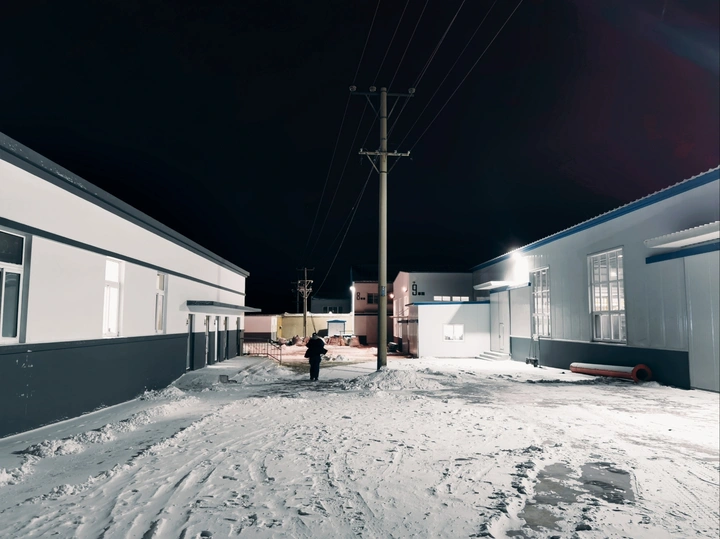 雪夜工厂