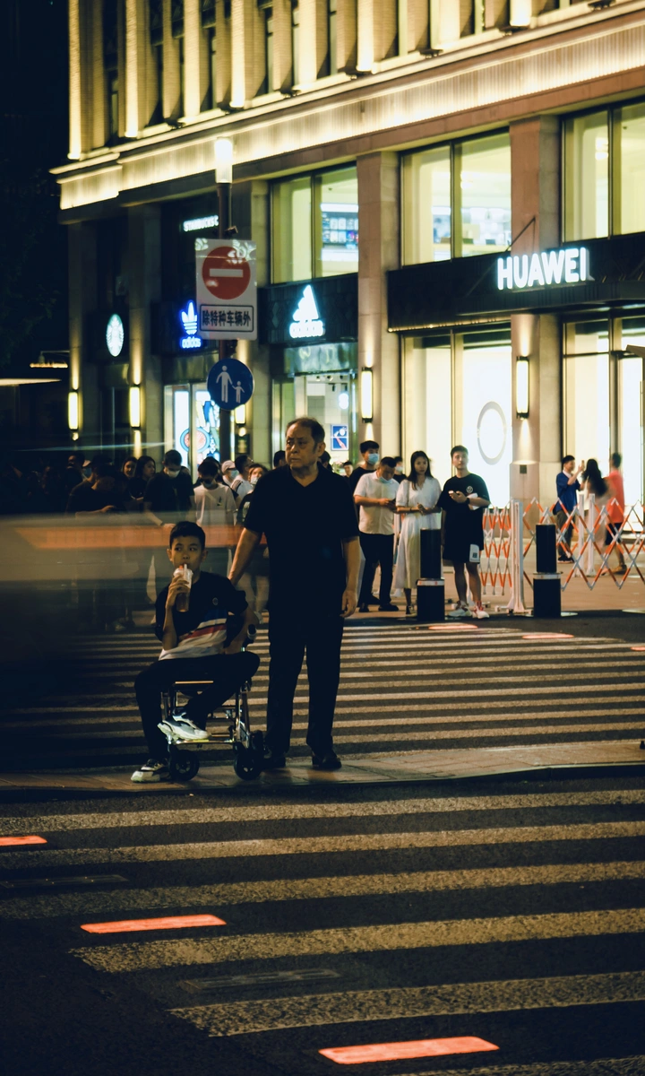 模糊的上海街头