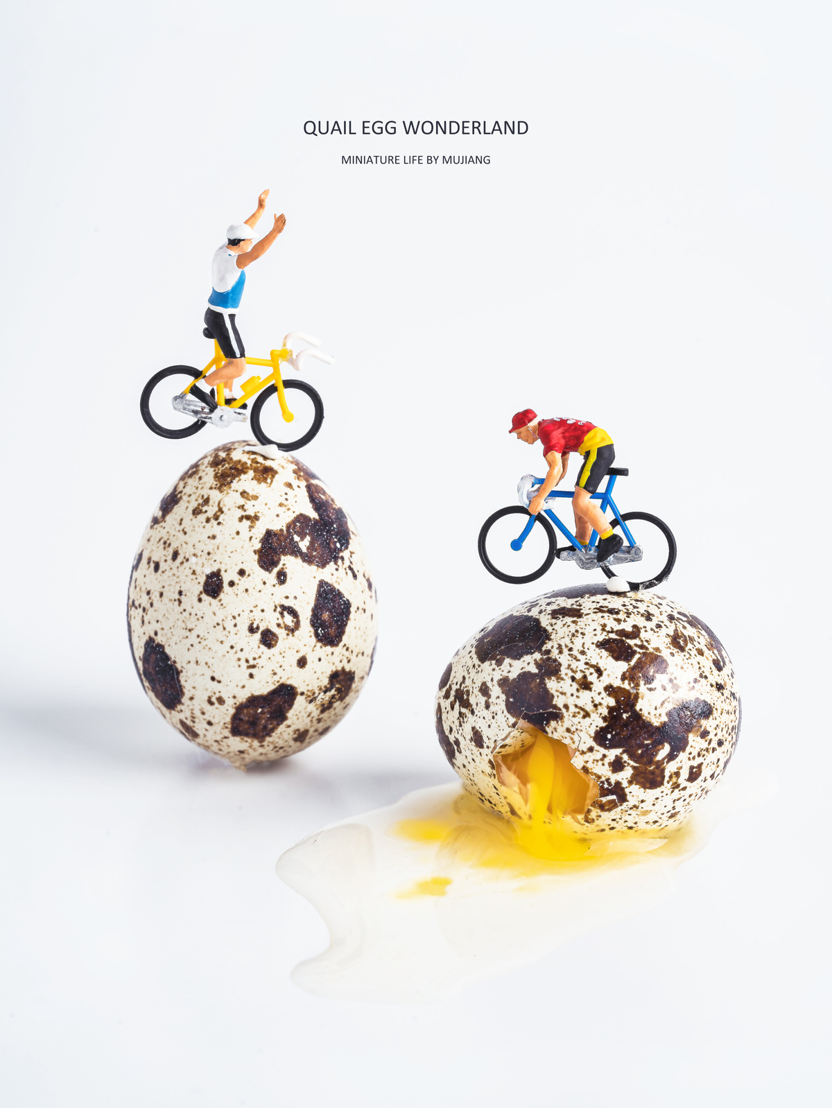 一个骑在类似于自行车的蛋形物体上的男人广告