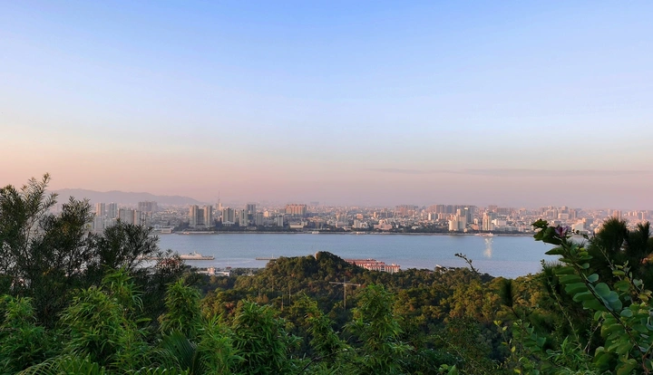 两岸风光