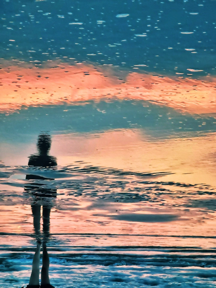 夕阳海滩魅影