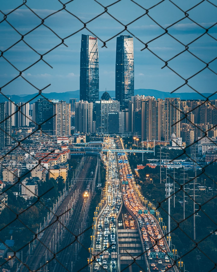 十月围城