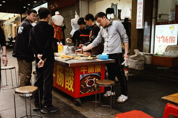 贺州体育路步行街