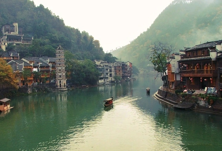 凤凰古城