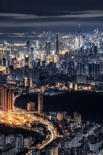 世界的天际线在夜晚熠熠生辉