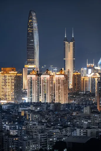 夜晚的城市 高楼大厦被点亮