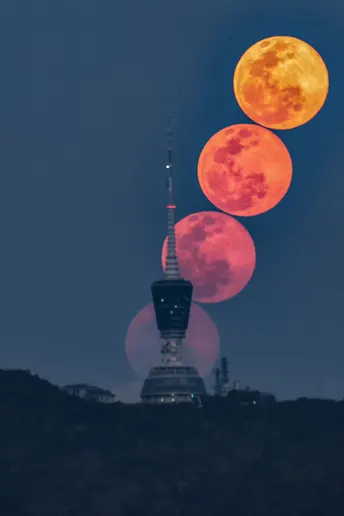 帝国大厦上满月升起