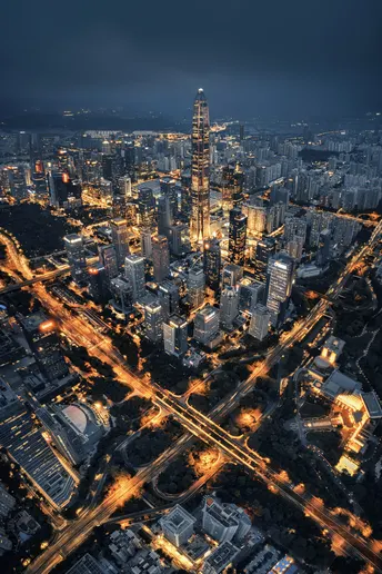 夜晚点亮的城市