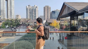 成都行|一人一包，城市画卷
