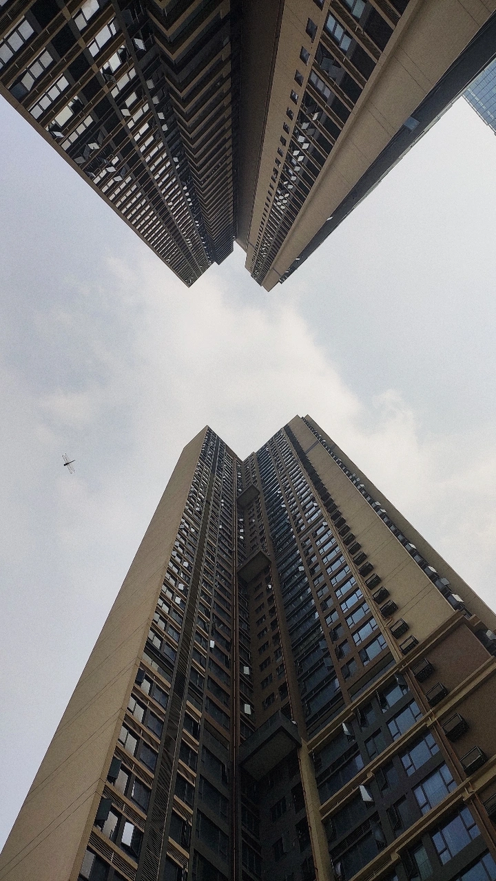 小区高楼的天空