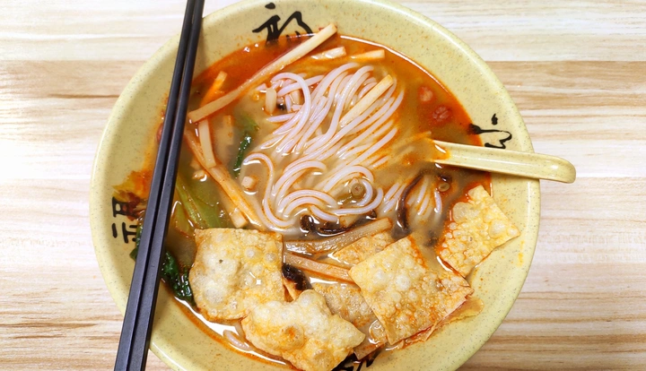 一碗原味柳州螺蛳粉