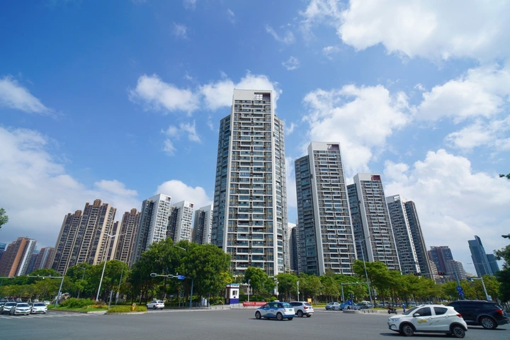 深圳龙华万科金域华府小区高楼