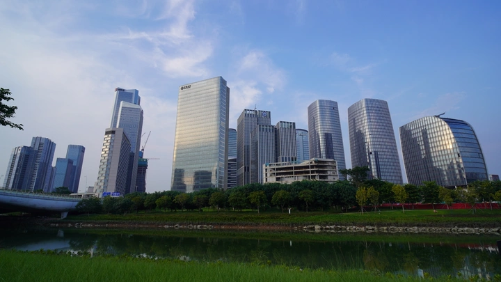 晴天深圳前海高楼大厦现代建筑