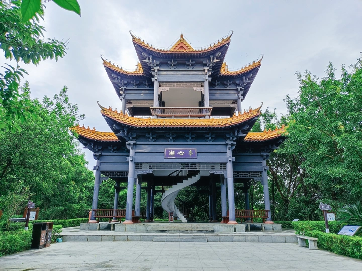 深圳坪山湖心亭