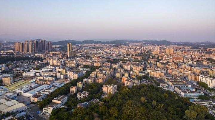 深圳龙岗坪山建筑高楼