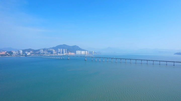 惠州海湾大桥连接两地交通