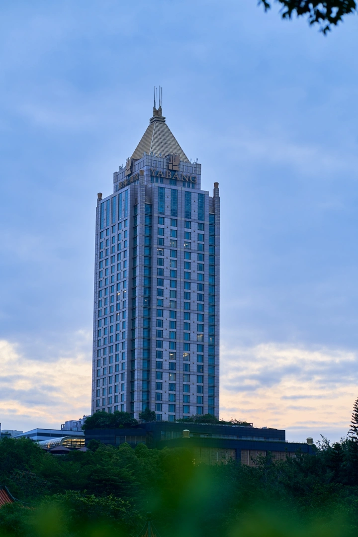 城市建筑深圳雅邦朗悦国际酒店高楼