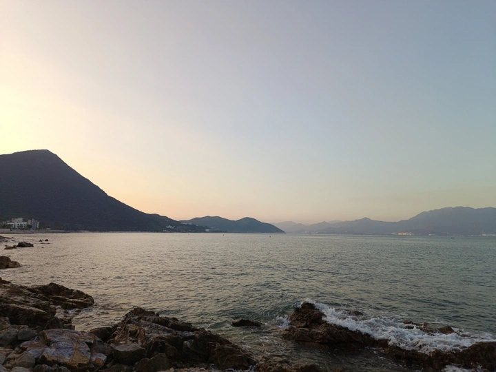 日落时分深圳杨梅坑大海风光