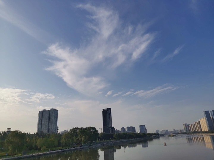 大鹏展翅