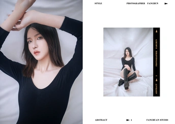 一个穿着黑色衬衫的女人坐在床上摆姿势拍照