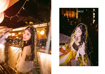 夜晚身着传统服装的美丽女孩的画像