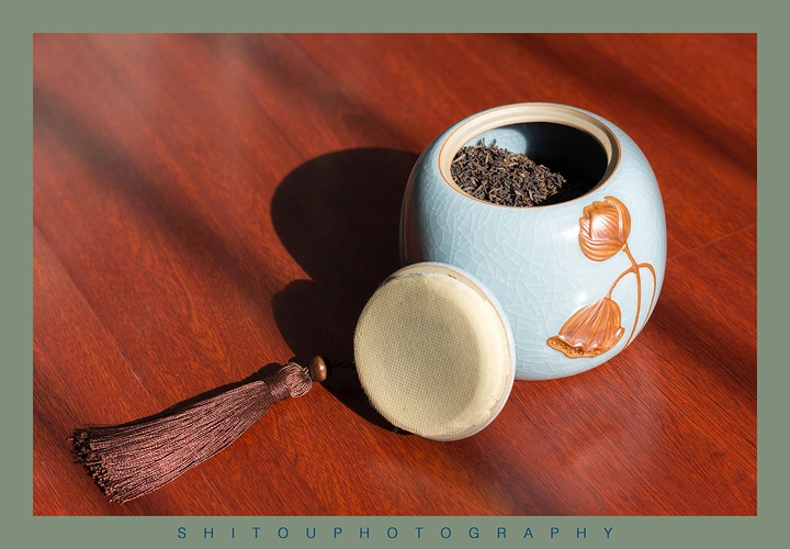一个茶叶罐