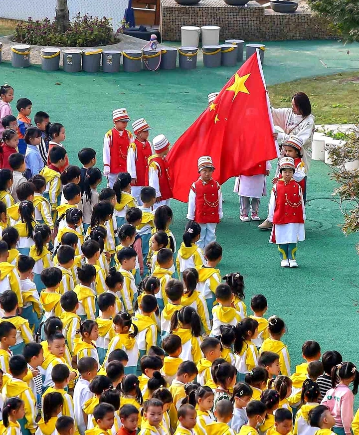 爱国，从娃娃抓起