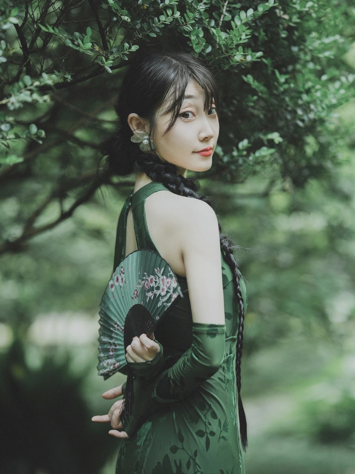 鹅岭公园太适合新中式写真了！