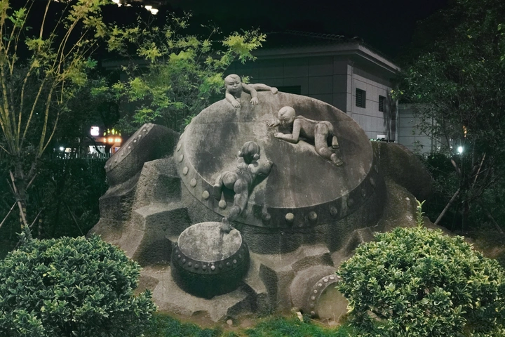 街头美景…
