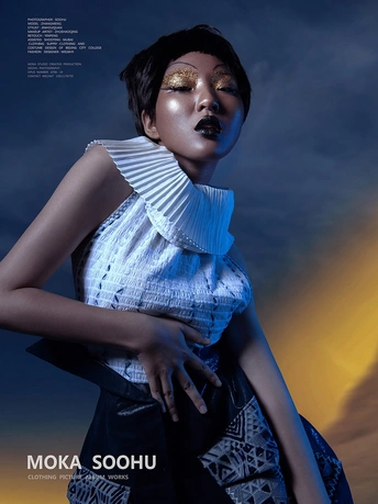 杂志封面上有一个带有发光眼睛的模特